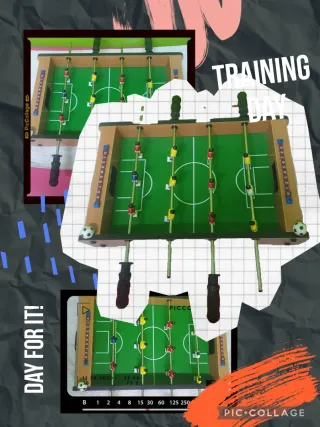 Futbolín de mesa pequeño con 2 pelotas