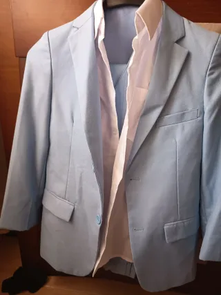 Traje de niño azul celeste nuevo 3 piezas