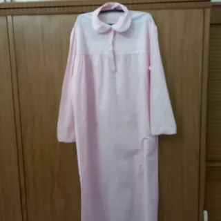 Camicia da notte rosa in cotone con pizzo