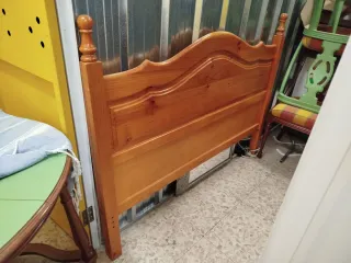 Cabecero de madera