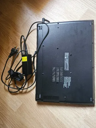 Toshiba Satellite Portátil Negro