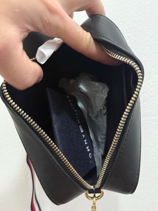 Bolso Tommy Hilfiger Negro Nuevo con etiqueta