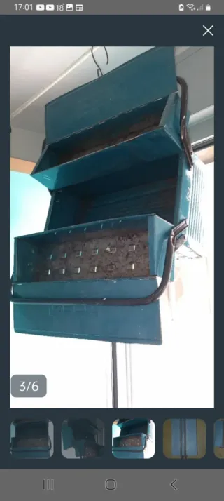 Caja de herramientas metálica azul