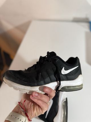 Zapatillas Nike Air Max Negras y Blancas