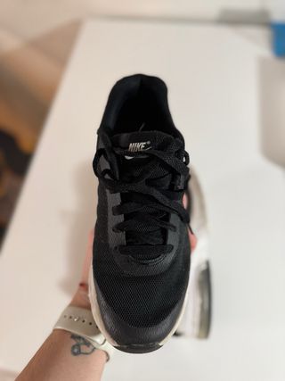 Zapatillas Nike Air Max Negras y Blancas