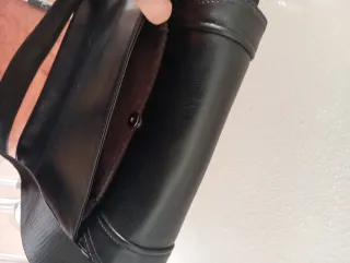 Bolso bandolera rígida unisex negro