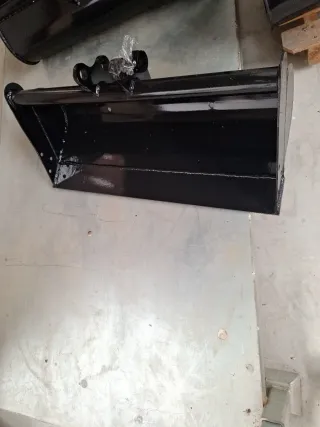 Miniexcavadora con accesorios