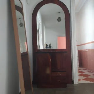 Mueble de entrada con espejo