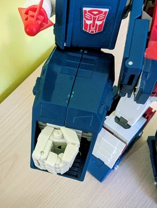 MP-22 Ultra Magnus Transformers Takara Tomy