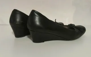 Bailarinas cuña negras con lazo