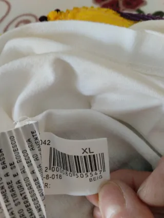 Canotta Camomilla panna con fiori