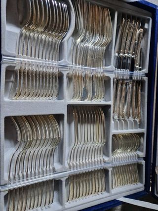 Cubertería de metal plateada de acero inox 18-10