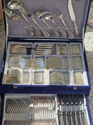 Cubertería de metal plateada de acero inox 18-10