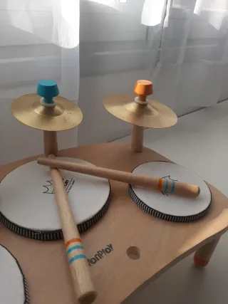 Batería de juguete de madera