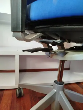 Silla de escritorio ergonómica azul