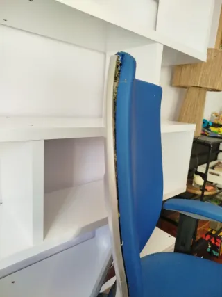 Silla de escritorio ergonómica azul