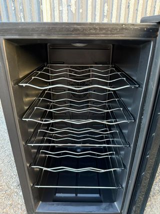 Vinoteca/Nevera Minibar Compacta Negra