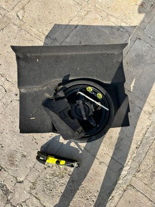 Rueda repuesto y accesorios coche