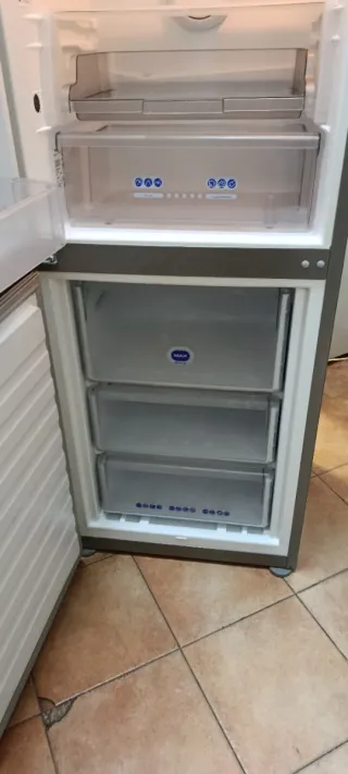 Nevera Whirlpool A+ Gris