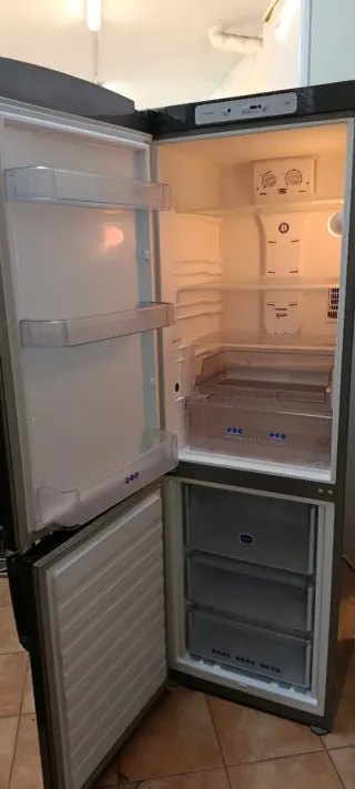 Nevera Whirlpool A+ Gris