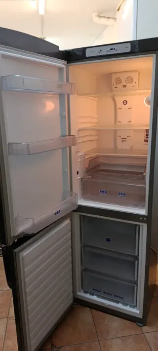 Nevera Whirlpool A+ Gris