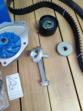 Kit Distribución SKF VKMC con Bomba Agua