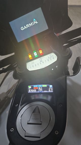 Ducati Diavel Negra y Blanca edicion carbono