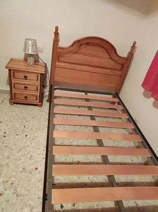 Cama 105 y mesilla