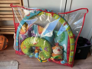 Parque infantil Tiny Love con accesorios