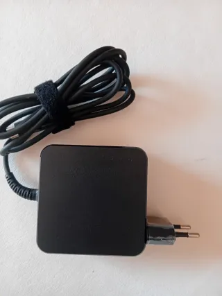 Adaptador AC a USB-C