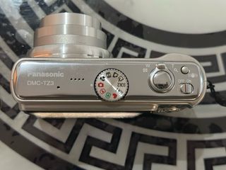 Panasonic Lumix Cámara Digital Plata 28mm