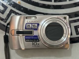 Panasonic Lumix Cámara Digital Plata 28mm