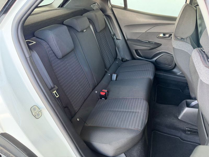 Peugeot 2008 2022, foto 18