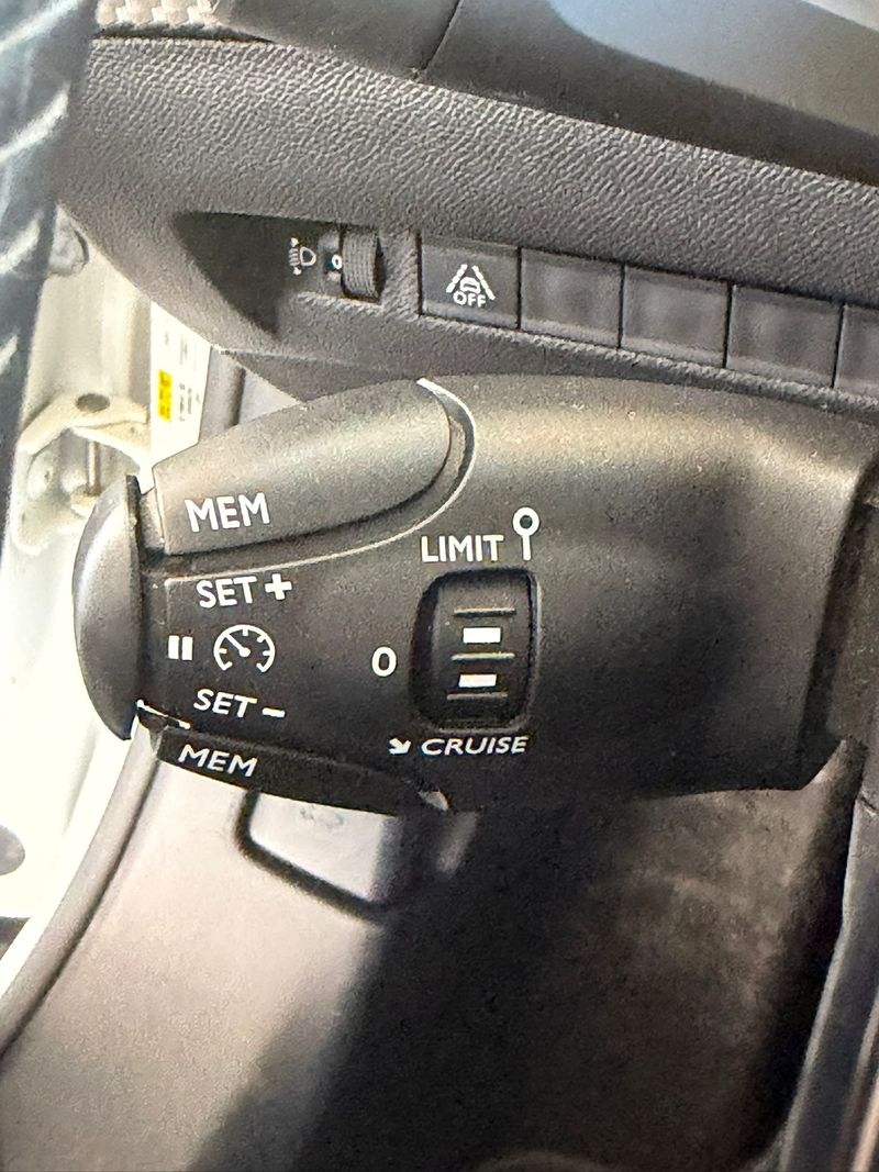 Peugeot 2008 2022, foto 20