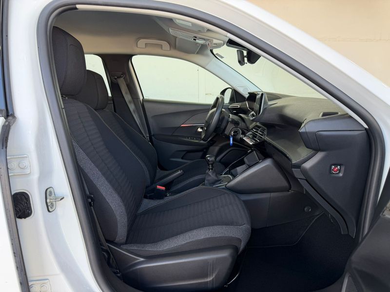 Peugeot 2008 2022, foto 32