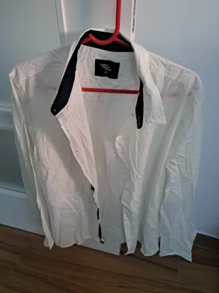 Blusa de lunares azul y blanco