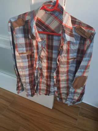 Blusa de lunares azul y blanco