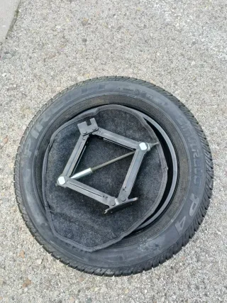 Rueda de repuesto Pirelli