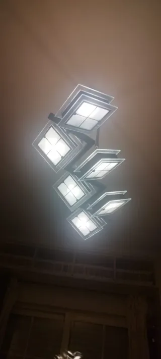 LÁMPARA DE TECHO ORIENTABLE MODERNA