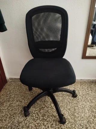 Silla de escritorio ergonómica negra