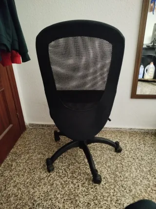 Silla de escritorio ergonómica negra