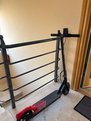 Patinete eléctrico negro