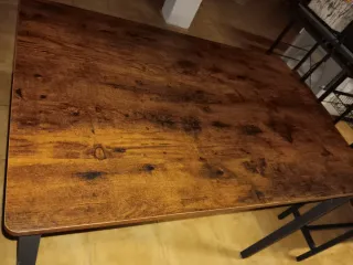 Estantería de cocina y comedor con bancos