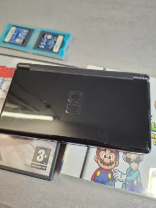 Nintendo DS Nero + 2 Giochi + Accessori