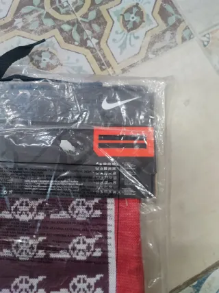 Oferta 3x2 Bufanda Nike Arsenal Roja y Blanca