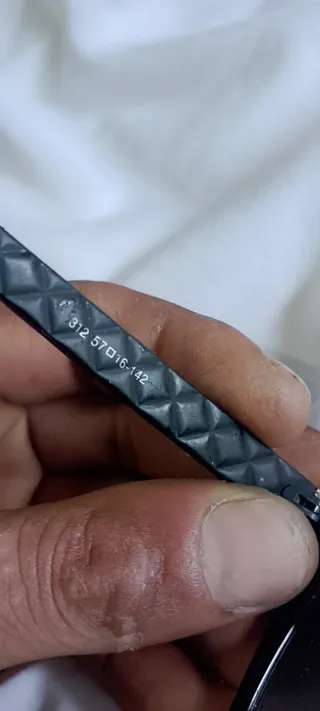 Gafas de sol Chanel negras y doradas