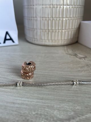 Pulsera Pandora con clips