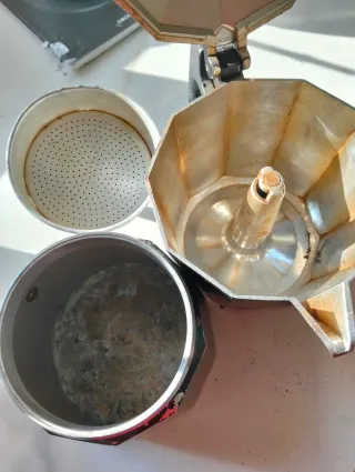 Cafetera italiana negra