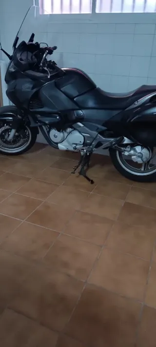 Honda Deauville Negra