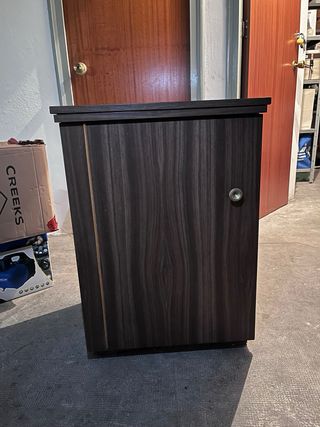 Máquina de coser Alfa vintage con mueble